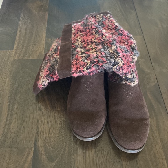 TOMS Serra Sweater Boot Slouchy Size 7 Brown Suede Chunky Knit Pink Lodgecore - Picture 6 of 15